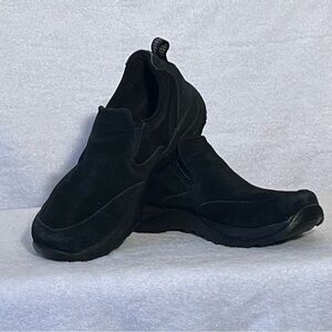 L. L. Bean women’s suede leather slip on shoes loafers size 9.5.